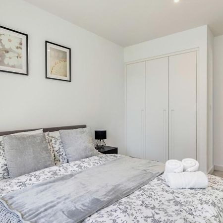 Luxury Docklands 2 Bedroom Apartment 伦敦 外观 照片